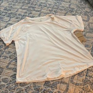 BNWT • VS "PINK ACTIVE" SHORT SLEEVE SHIRT (XL)